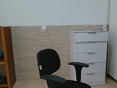 Snapshot of LatinLeone chatting on 05-09-26, 03:06 LatinLeone online show from 05-09-26, 03:06