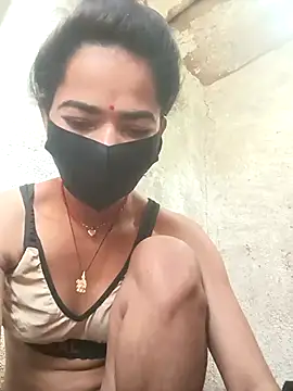 Sunali Bendre online show from 03-08-26, 02:04