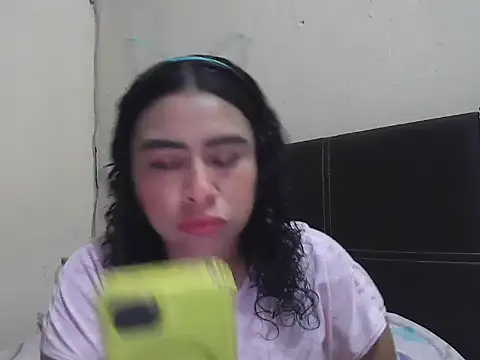 Snapshot of DalilahMx chatting on 05-06-26, 02:55 DalilahMx online show from 05-06-26, 02:55