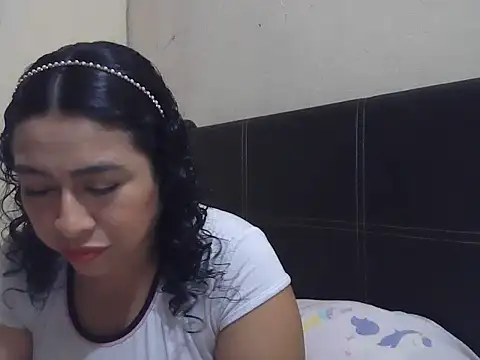 Snapshot of DalilahMx chatting on 05-27-26, 03:47 DalilahMx online show from 05-27-26, 03:47