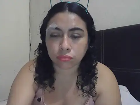 Snapshot of DalilahMx chatting on 06-04-26, 03:23 DalilahMx online show from 06-04-26, 03:23