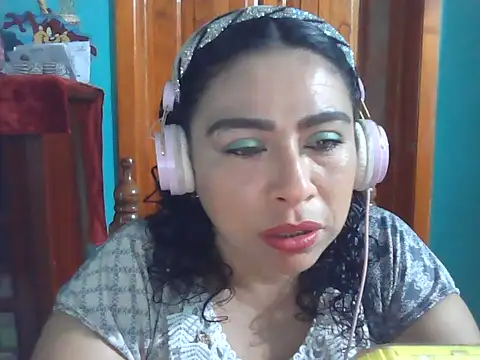 Snapshot of DalilahMx chatting on 06-22-26, 06:16 DalilahMx online show from 06-22-26, 06:16