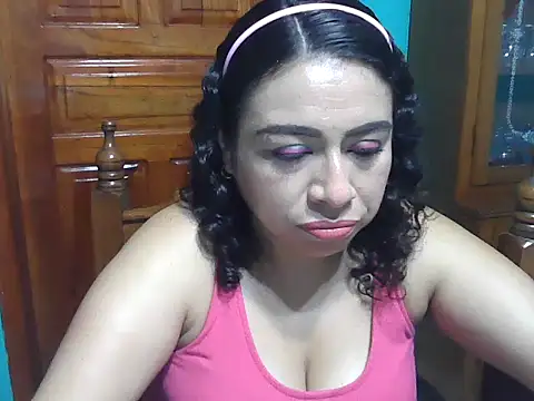 Snapshot of DalilahMx chatting on 06-23-26, 03:10 DalilahMx online show from 06-23-26, 03:10