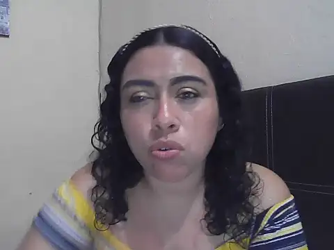 Snapshot of DalilahMx chatting on 07-14-26, 01:52 DalilahMx online show from 07-14-26, 01:52