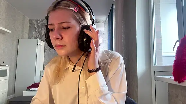 LadyFoxLove online show from 02-11-26, 11:26