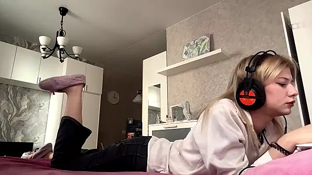 LadyFoxLove online show from 03-05-26, 11:39