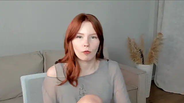 Julia Anis online show from 02-24-26, 01:03