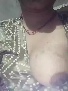 Julilodhi8695 online show from 04-19-26, 07:38