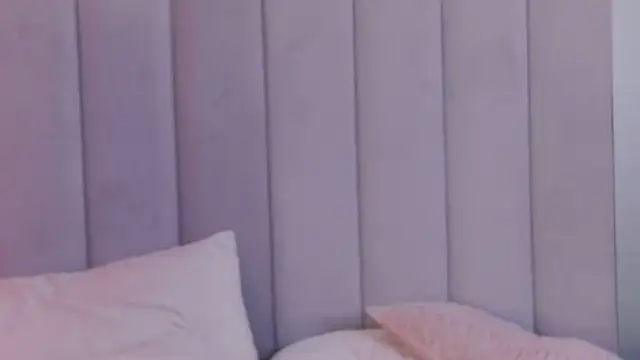 Snapshot of EileenElfie chatting on 03-02-26, 05:19 EileenElfie online show from 03-02-26, 05:19