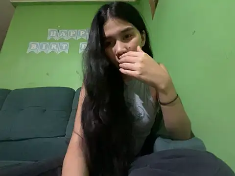 Snapshot of Sweetiebabe25 chatting on 02-13-26, 04:03 Sweetiebabe25 online show from 02-13-26, 04:03