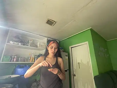 Snapshot of Sweetiebabe25 chatting on 02-18-26, 08:32 Sweetiebabe25 online show from 02-18-26, 08:32