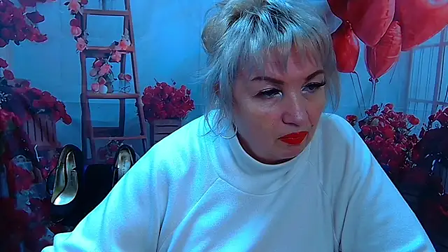 Snapshot of RenataDaster chatting on 04-28-26, 05:01 RenataDaster online show from 04-28-26, 05:01