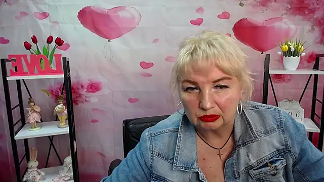 Snapshot of RenataDaster chatting on 05-06-26, 04:56 RenataDaster online show from 05-06-26, 04:56