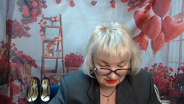 Snapshot of RenataDaster chatting on 05-11-26, 02:45 RenataDaster online show from 05-11-26, 02:45