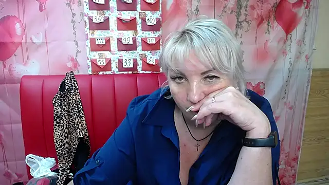 Snapshot of RenataDaster chatting on 05-27-26, 02:08 RenataDaster online show from 05-27-26, 02:08