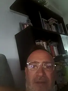 Snapshot of bobo672 chatting on 04-10-26, 05:56 bobo672 online show from 04-10-26, 05:56