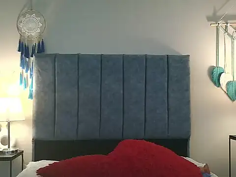 NatalyGuzman26 online show from 03-11-26, 10:54