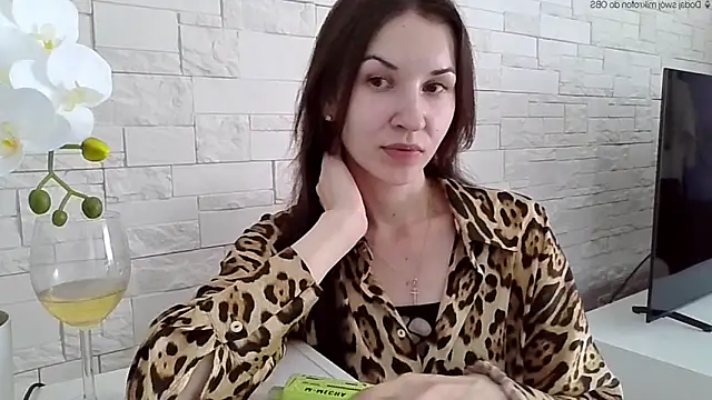 JuliaLovely online show from 05-25-26, 01:50