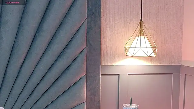 Annia-Greco online show from 02-04-26, 03:07