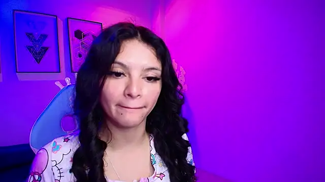 Maddie T18 online show from 06-08-26, 11:32