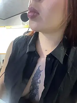 Snapshot of Sweet_bellaa_ chatting on 04-30-26, 04:52 Sweet bellaa online show from 04-30-26, 04:52