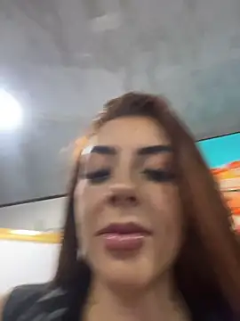 Snapshot of Sweet_bellaa_ chatting on 05-13-26, 04:21 Sweet bellaa online show from 05-13-26, 04:21