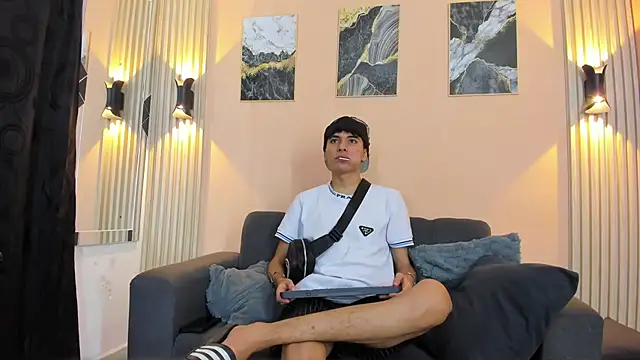 DesiresOfOlympus  online show from 04-15-26, 07:43