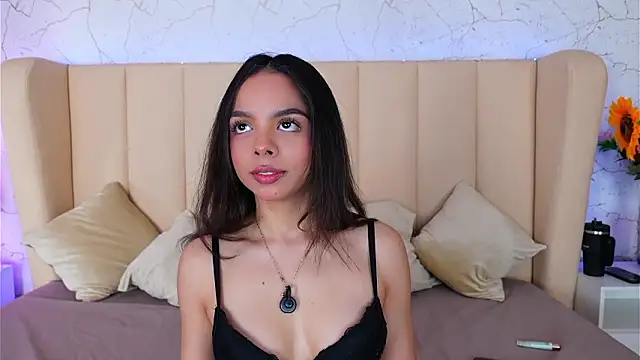 Snapshot of BambiRoses chatting on 03-05-26, 05:03 BambiRoses online show from 03-05-26, 05:03