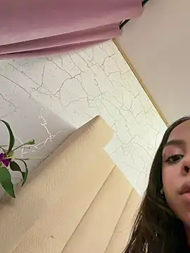 BambiRoses online show from 06-01-26, 04:14