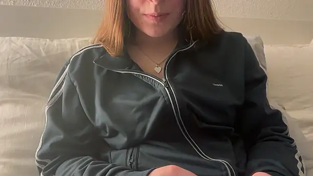 Lucyschickt online show from 03-01-26, 06:43