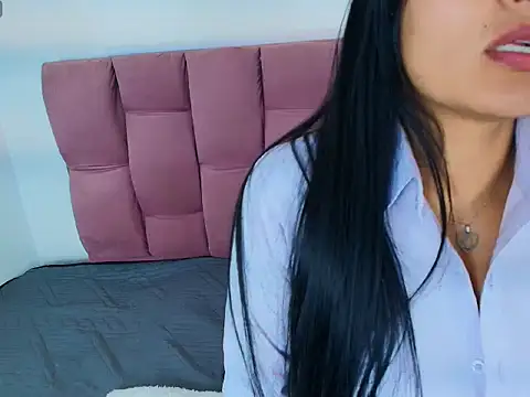 Snapshot of Melannyy__ chatting on 06-07-26, 04:27 Melannyy online show from 06-07-26, 04:27