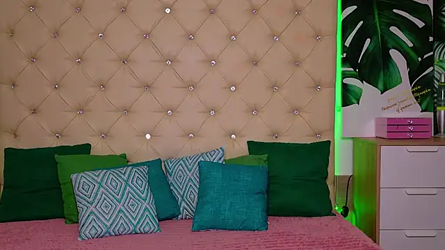 AwaMax online show from 03-26-26, 05:35