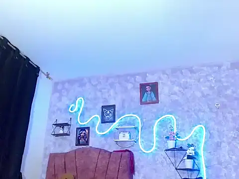 Everlin  Hot  online show from 02-15-26, 10:36