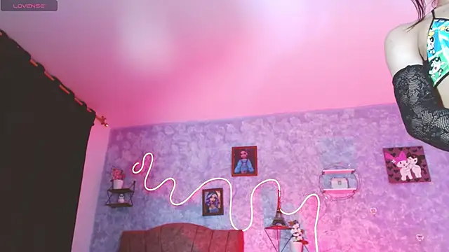 Everlin  Hot  online show from 04-18-26, 04:38