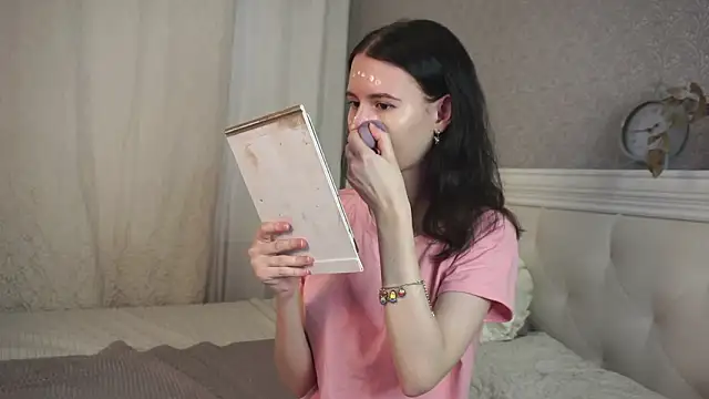 Snapshot of Glow_hollow chatting on 02-11-26, 03:22 Glow hollow online show from 02-11-26, 03:22