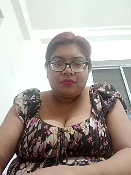 Elie Hallway online show from 02-04-26, 06:47