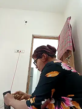 Elie Hallway online show from 03-17-26, 05:22