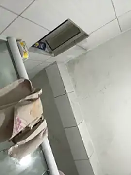 Manu Manu05 online show from 04-21-26, 04:34