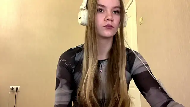 AgnesShy  online show from 03-03-26, 08:09