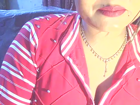 Nusrat Faria online show from 04-18-26, 10:10