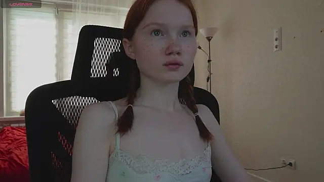 Nellie baby online show from 06-19-26, 05:23