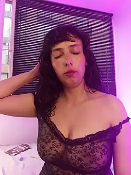 Snapshot of Eva_Err chatting on 06-09-26, 10:32 Eva Err online show from 06-09-26, 10:32