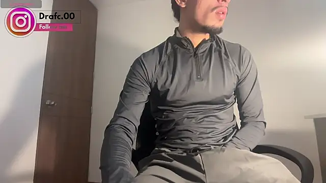 Snapshot of rafael_stone11 chatting on 06-21-26, 01:19 rafael stone11 online show from 06-21-26, 01:19