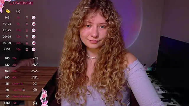 Snapshot of Milounee chatting on 06-25-26, 04:00 Milounee online show from 06-25-26, 04:00