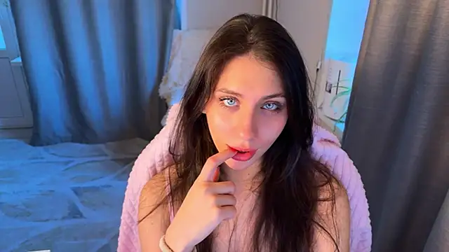 lunawho online show from 03-26-26, 03:45