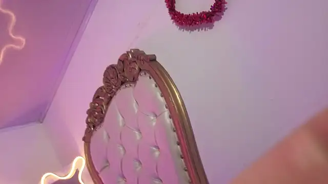 MILAH TAY online show from 02-13-26, 11:39