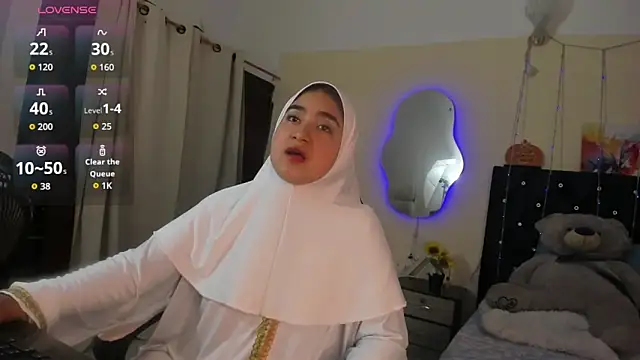 Snapshot of SamiraAwada chatting on 04-23-26, 07:16 SamiraAwada online show from 04-23-26, 07:16