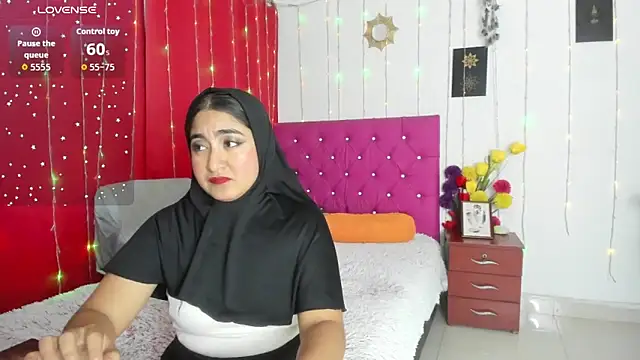 Snapshot of SamiraAwada chatting on 05-07-26, 07:30 SamiraAwada online show from 05-07-26, 07:30