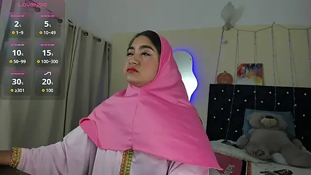 Snapshot of SamiraAwada chatting on 05-15-26, 07:10 SamiraAwada online show from 05-15-26, 07:10
