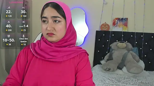 Snapshot of SamiraAwada chatting on 05-19-26, 07:20 SamiraAwada online show from 05-19-26, 07:20